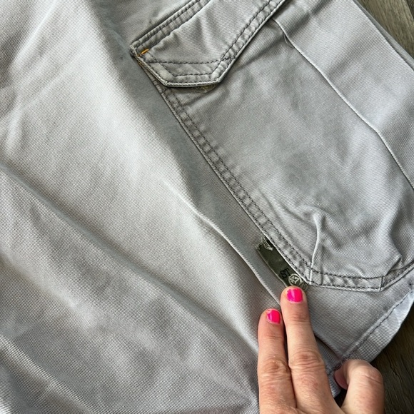 Men's Grey Levi’s SilverTab Cargo Shorts Size 40 - Picture 4 of 8